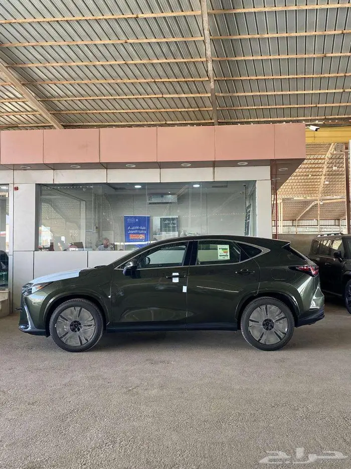 لكزس NX 350h 2025 (عماني )لون زيتي هايبرد الفريدي 1