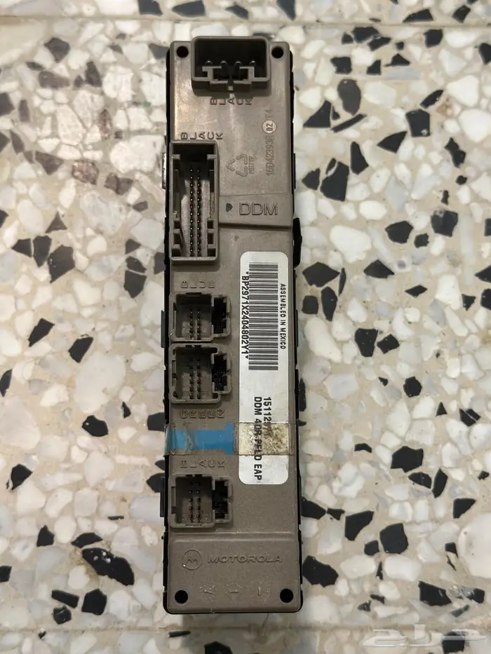 مجموعة ازرار باب السائق يوكن وتاهو 2003-2006 اصلية وكالة 5