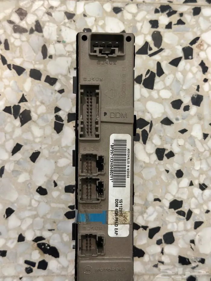 مجموعة ازرار باب السائق يوكن وتاهو 2003-2006 اصلية وكالة 6