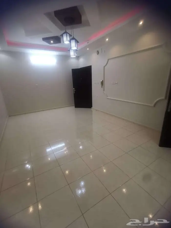 شقة أربع غرف ومنافعها للإيجار الحلقة الشرقية الطائف 6