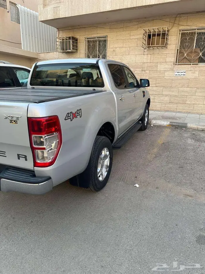 للبيع فورد رينجر دبل قير عادي مخزن ماشي 70 الف 2