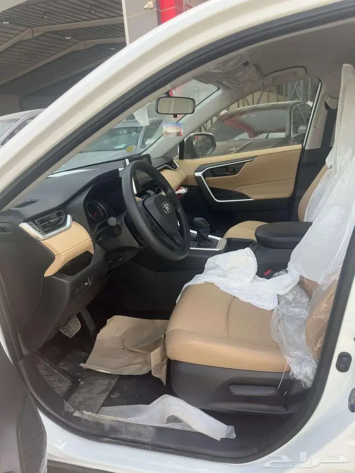 تويوتا راف فور 2025 دبل لدى الخضر للسيارات 3