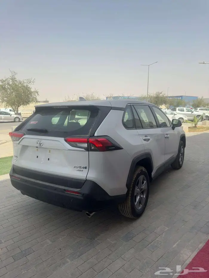 تويوتا راف فور 2025 دبل لدى الخضر للسيارات 5