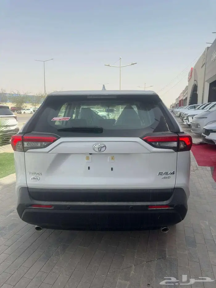 تويوتا راف فور 2025 دبل لدى الخضر للسيارات 6