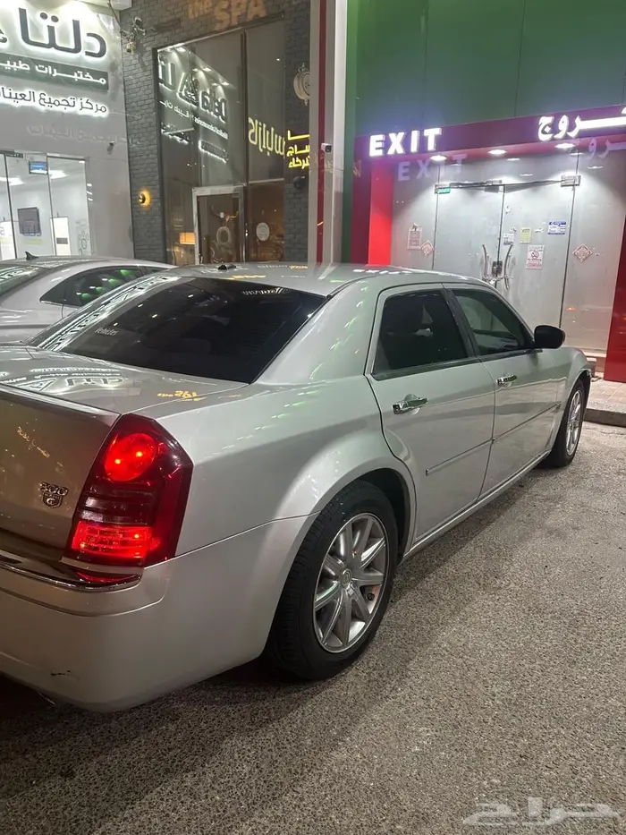 كرايسلر هيمي 300 سي 2007 8