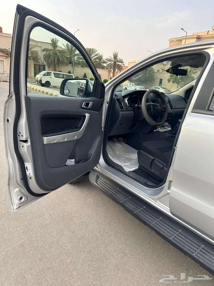 للبيع فورد رينجر دبل قير عادي مخزن ماشي 70 الف 5