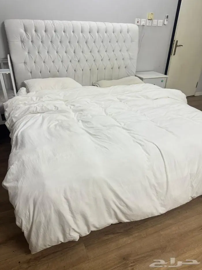 بيع غرفة نوم لون ابيض 1