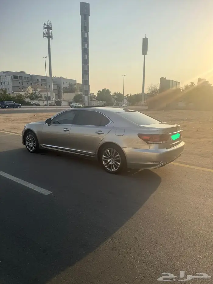 للبيع لكزس LS 600 HL 2015 1