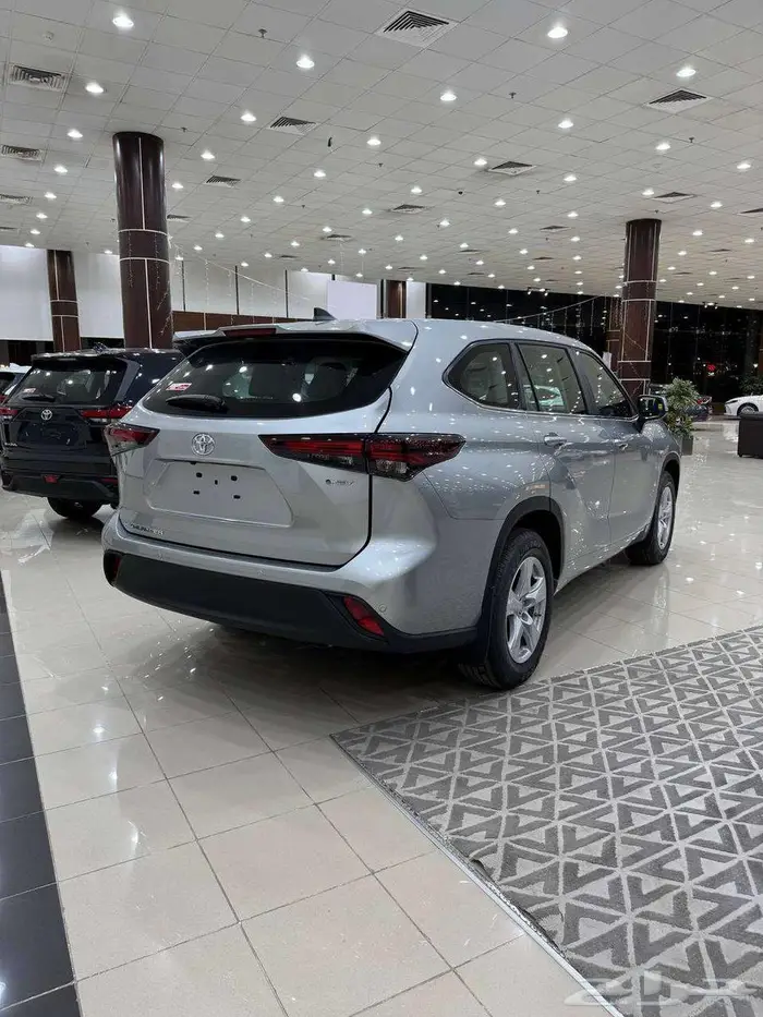 تويوتا هايلاندر هايبرد LE 5