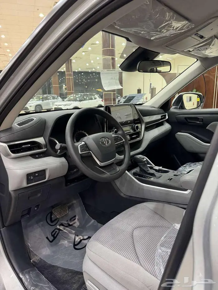 تويوتا هايلاندر هايبرد LE 7