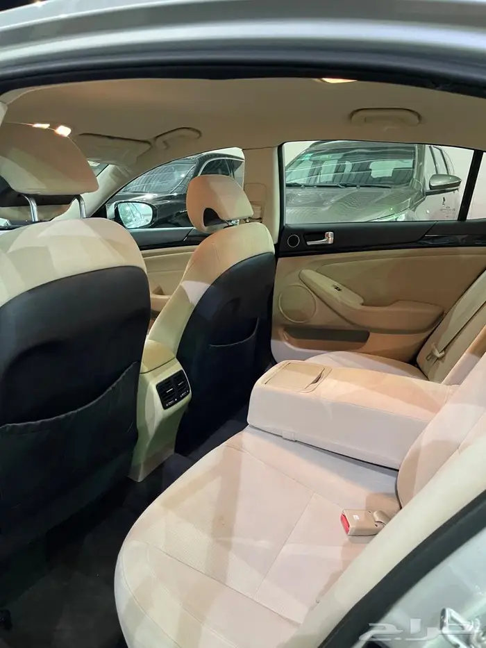 للبيع كيا كادينزا موديل 2015 2