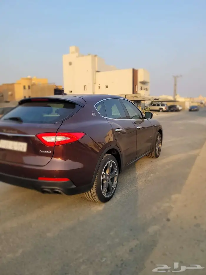 مزاراتي ليفانتي SQ4 1