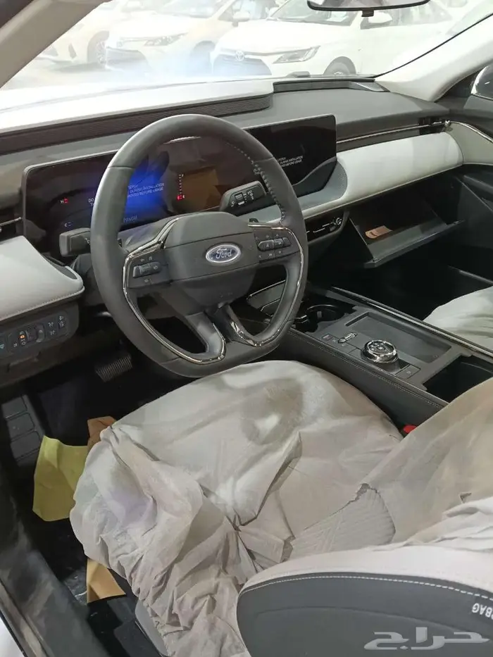 فورد تورس امبيانتي م 2026 - اسود 10