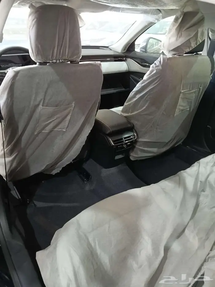 فورد تورس امبيانتي م 2026 - اسود 12