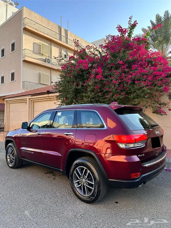 جيب جراند شيروكي 2017 لمتد وكاله 8