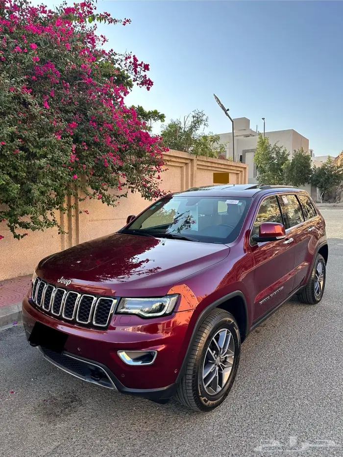 جيب جراند شيروكي 2017 لمتد وكاله 13