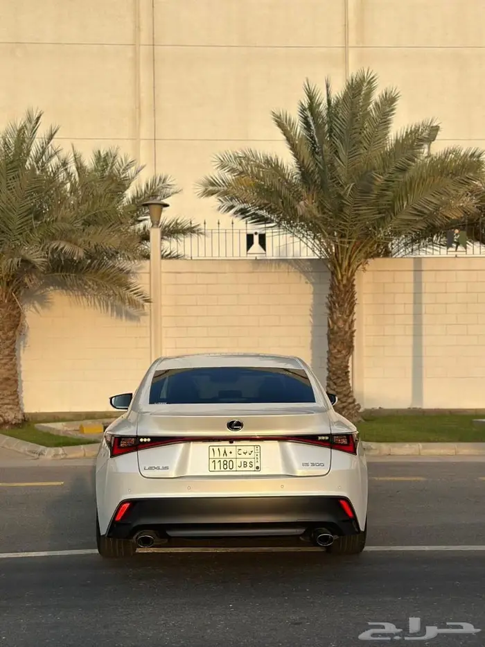 لكزس IS300 2024 شبه جديدة 8