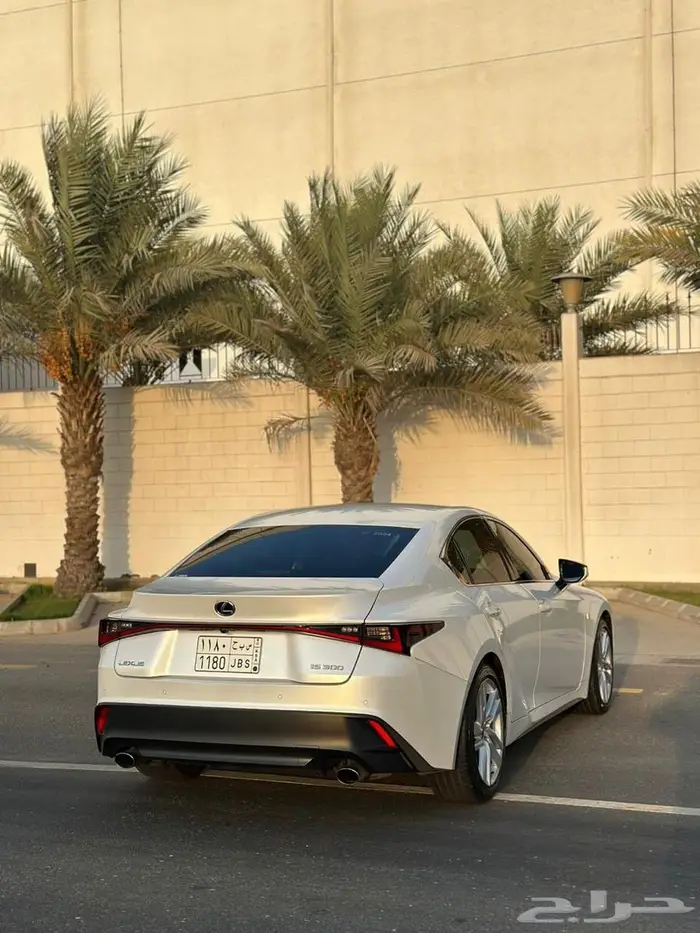 لكزس IS300 2024 شبه جديدة 11