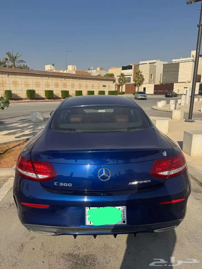 للبيع مرسيدس C300 موديل 2017 الممشى 70 ألف كيلومتر. 4