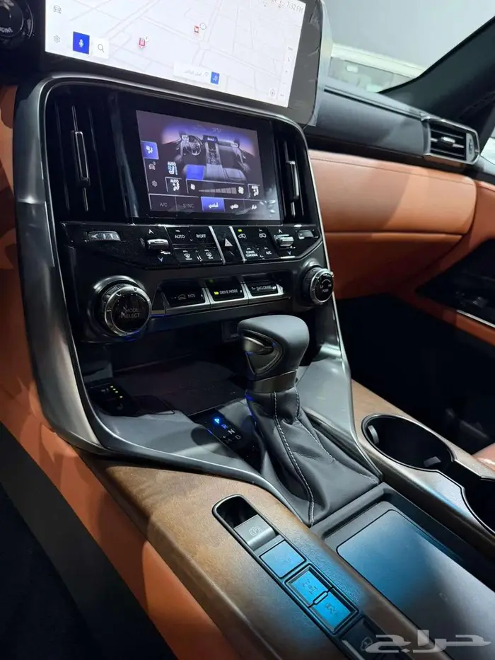 لكزس LX 600 بريمي VIP ابيض بلاك ادشن داخل - جملي 25