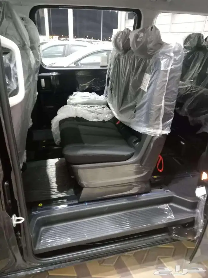 هيونداي ستاريا 9 راكب ديزل 2025 بسعر 115400 شامل الضريبه 4