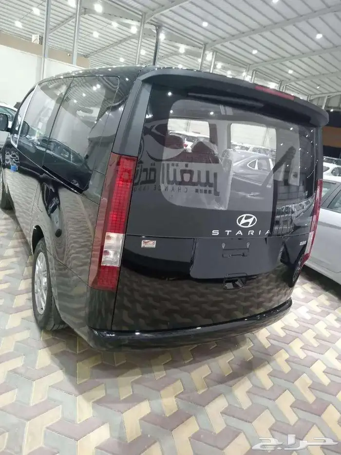 هيونداي ستاريا 9 راكب ديزل 2025 بسعر 115400 شامل الضريبه 3