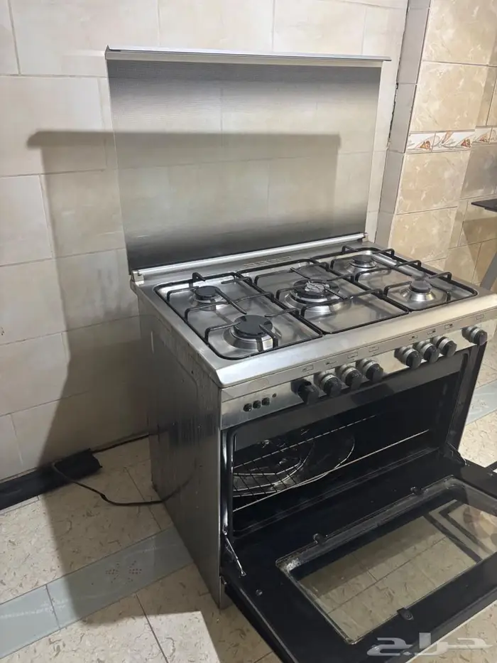 فرن نظيف وشغال استخدام شخص واحد فقط 2