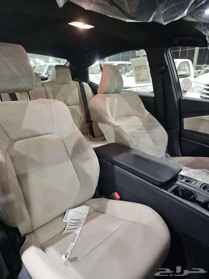 تويوتا كامري E بنزين موديل 2025 7