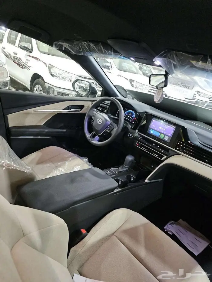 تويوتا كامري E بنزين موديل 2025 17