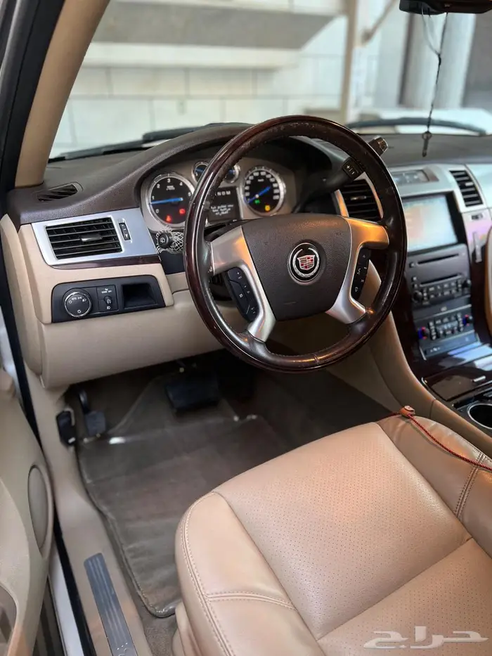 للبيع اسكاليد 2010 نظيف جدا 12