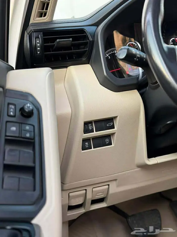 تويوتا لاند كروزر GRX3 2023 11