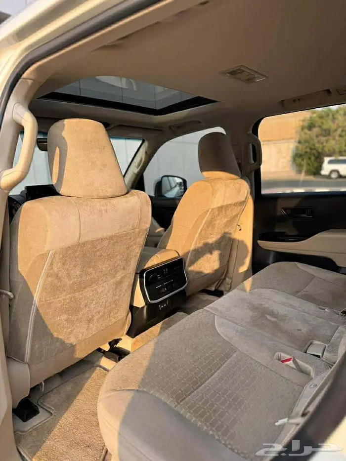 تويوتا لاند كروزر GRX3 2023 17