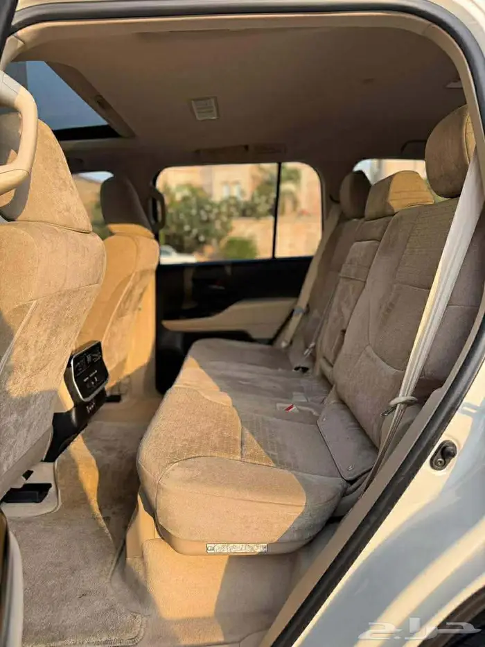 تويوتا لاند كروزر GRX3 2023 16