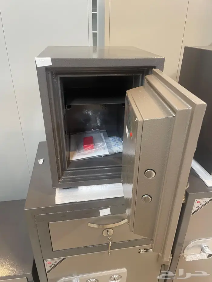 خزنه رقم سري و مفتاح متوفر في كبير و صغير مقاسات جوده متين 8