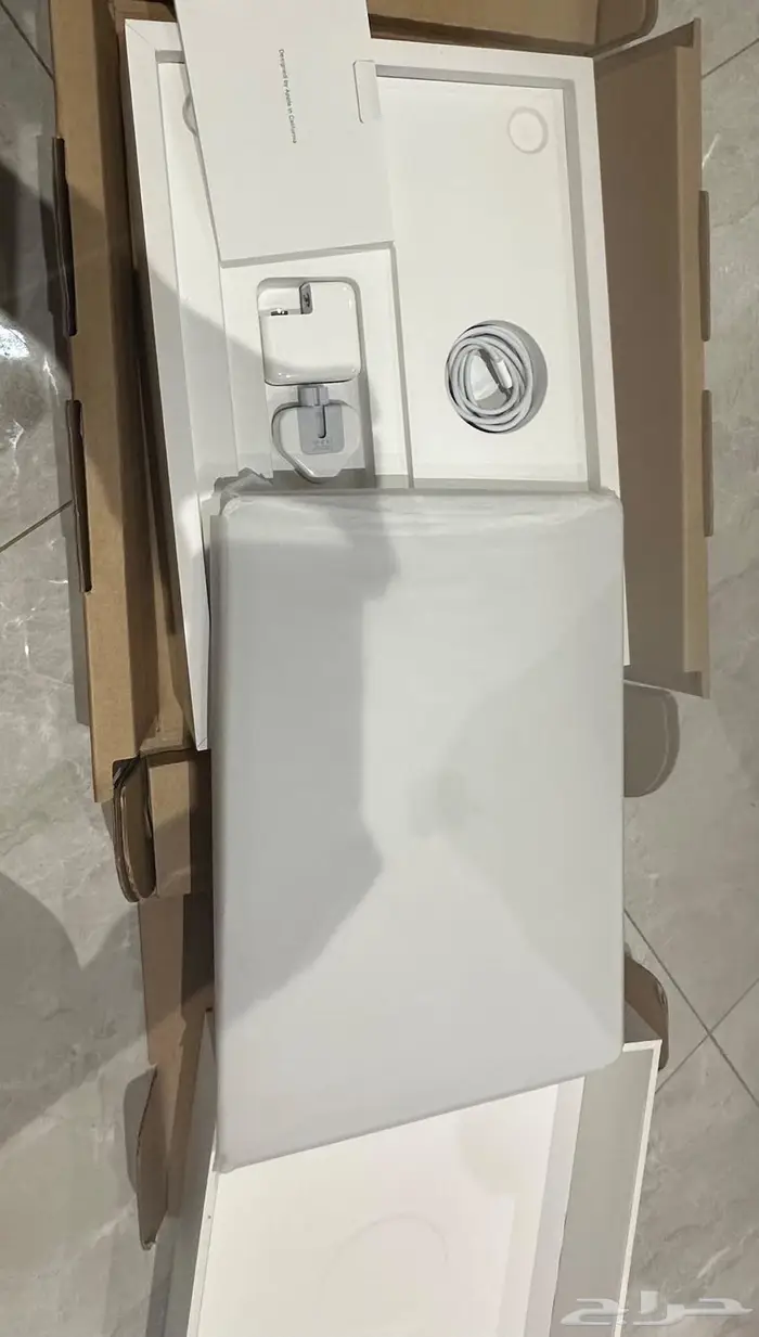 ابل ماك بوك اير M4 2
