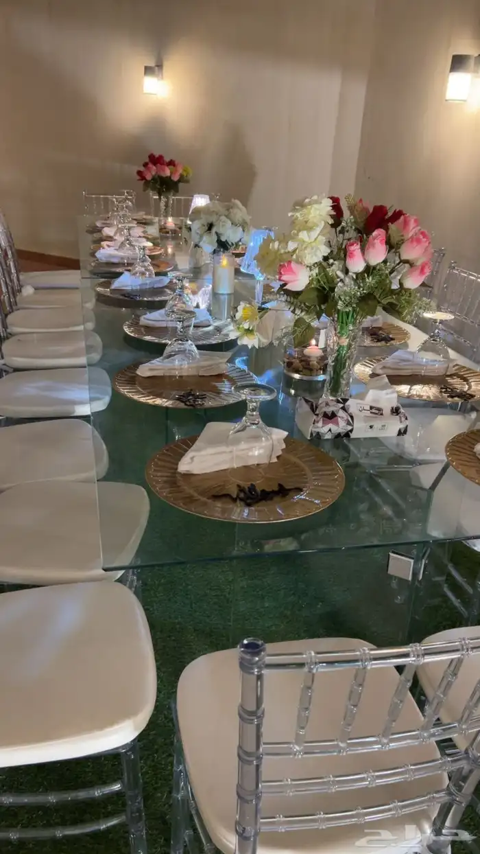 تأجير كراسي طاولات طعام بأنواعها زجاج مستطيلة ودئريه وخشب 0