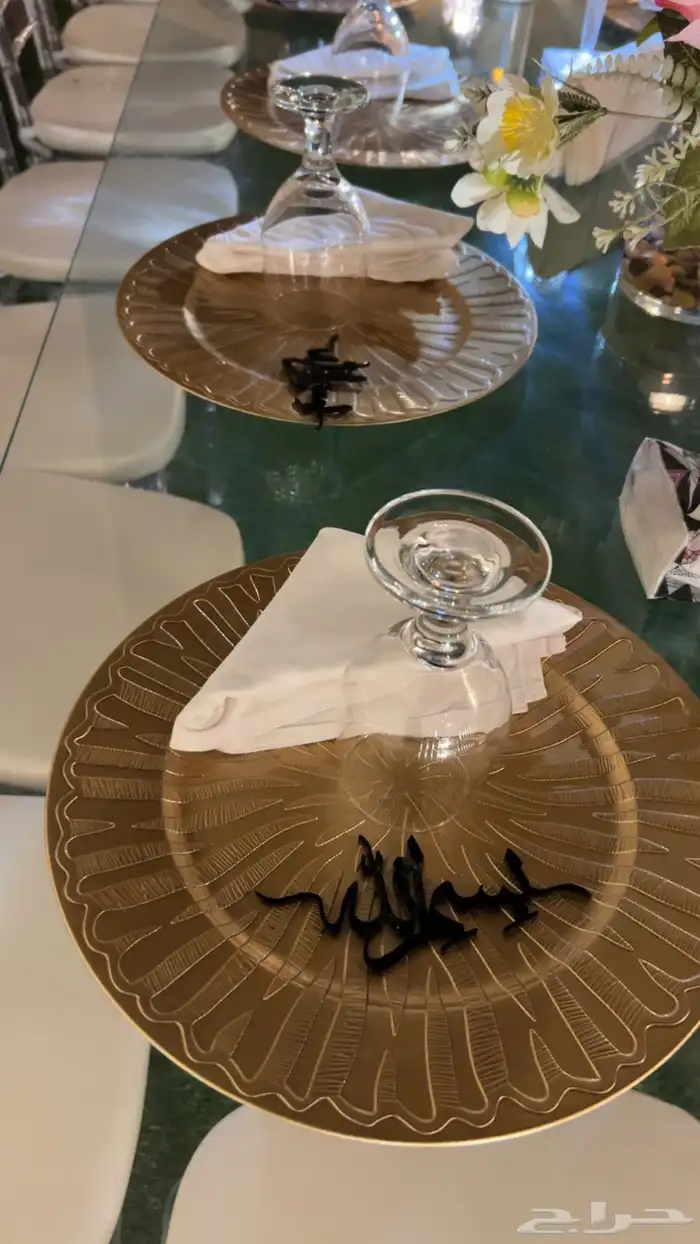 تأجير كراسي طاولات طعام بأنواعها زجاج مستطيلة ودئريه وخشب 1