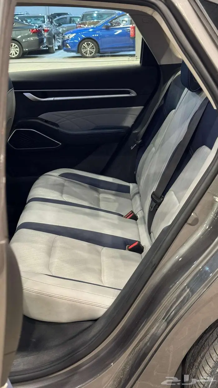 جيلي امجراند فل كامل لون رمادي 2023 4