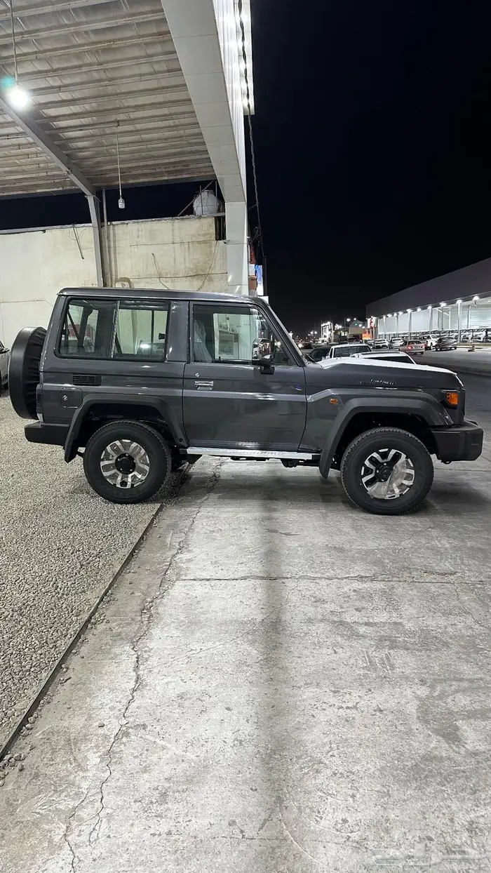 جيب ربع رفرف فل كامل بنزين رمادي 2025 3