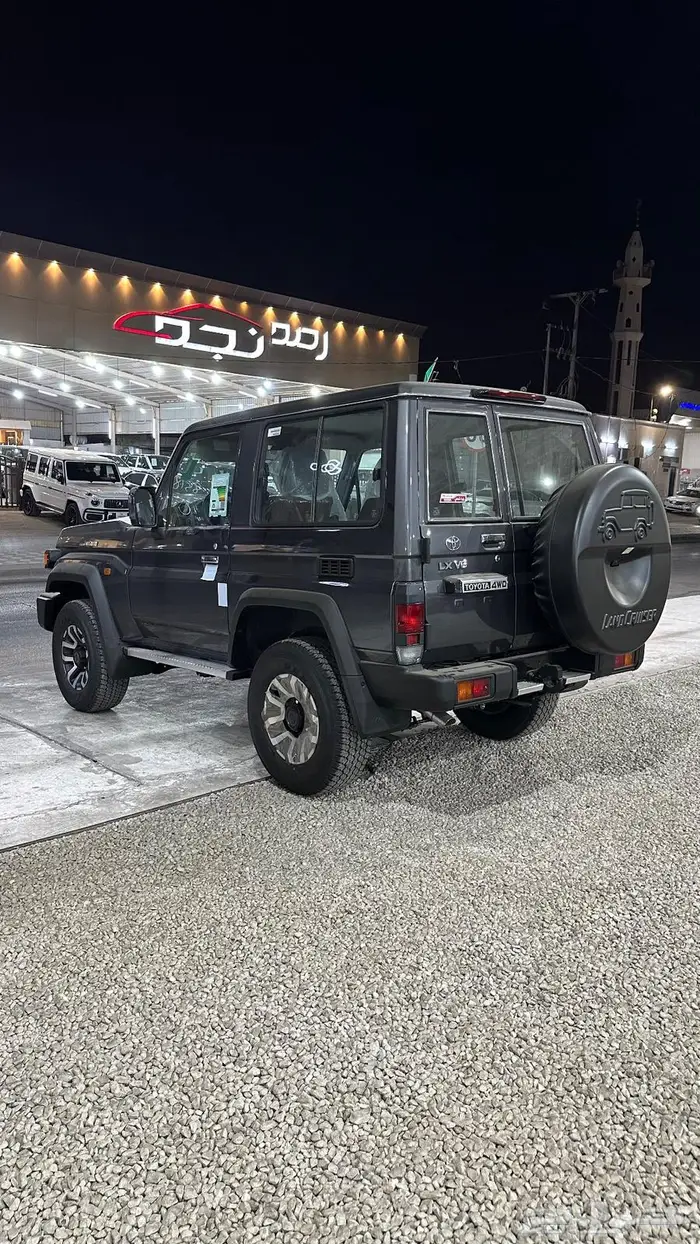 جيب ربع رفرف فل كامل بنزين رمادي 2025 5