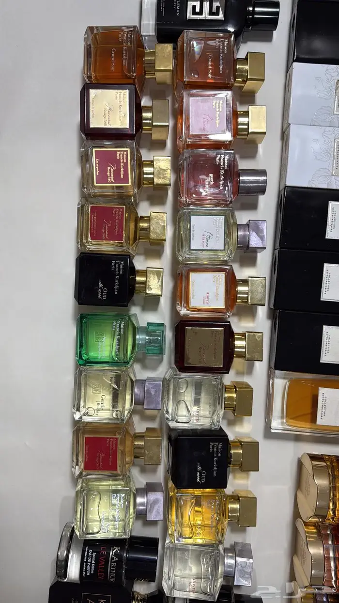 عطور اصليه بدون كراتين بربع القيمه 31
