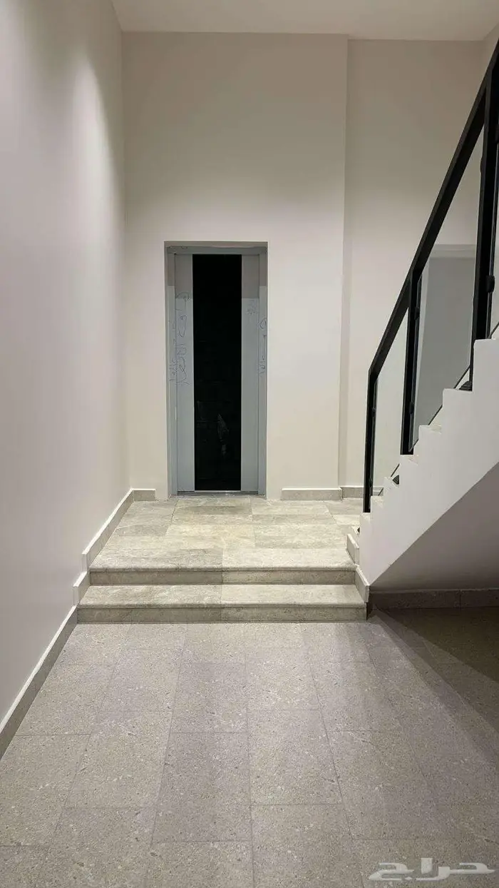 للبيع دور ارضي بالرياض حي الخليج 667 8