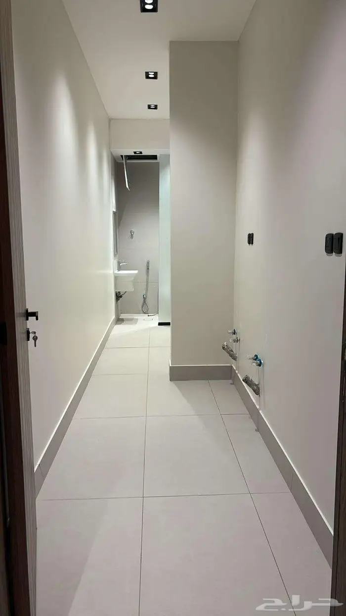 للبيع دور ارضي بالرياض حي الخليج 667 13