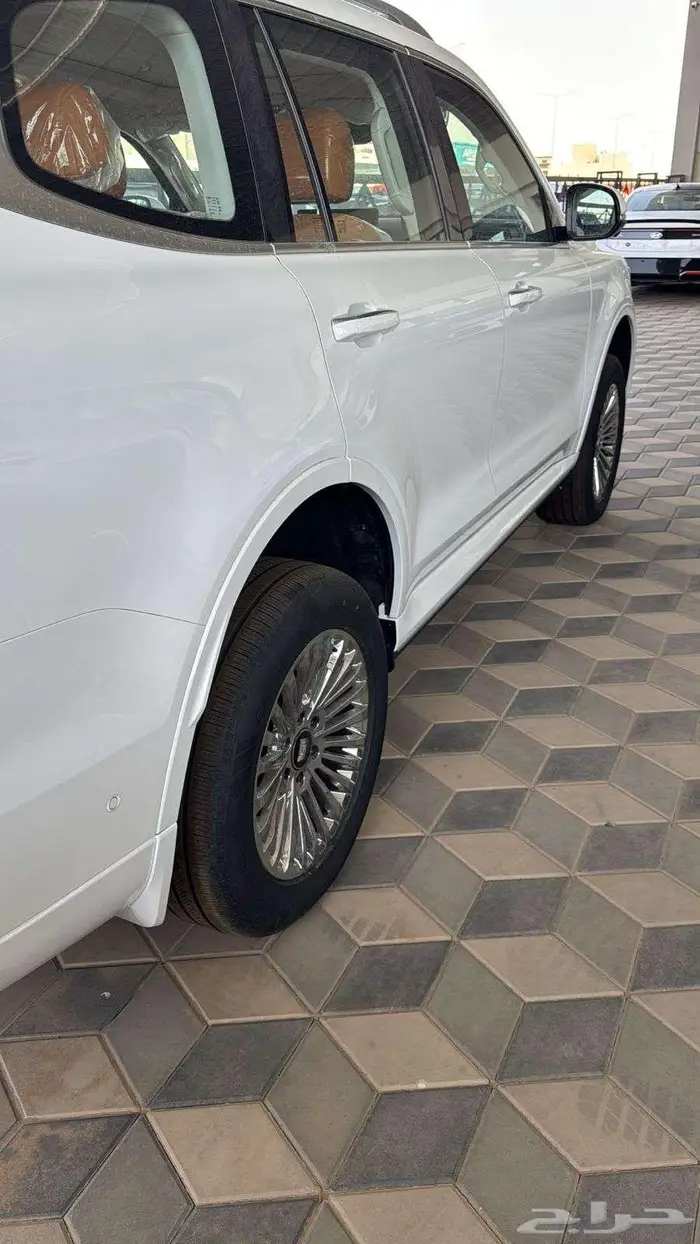 تانك 500 TANK 2026 اللون الذهبي روك اديشن 3