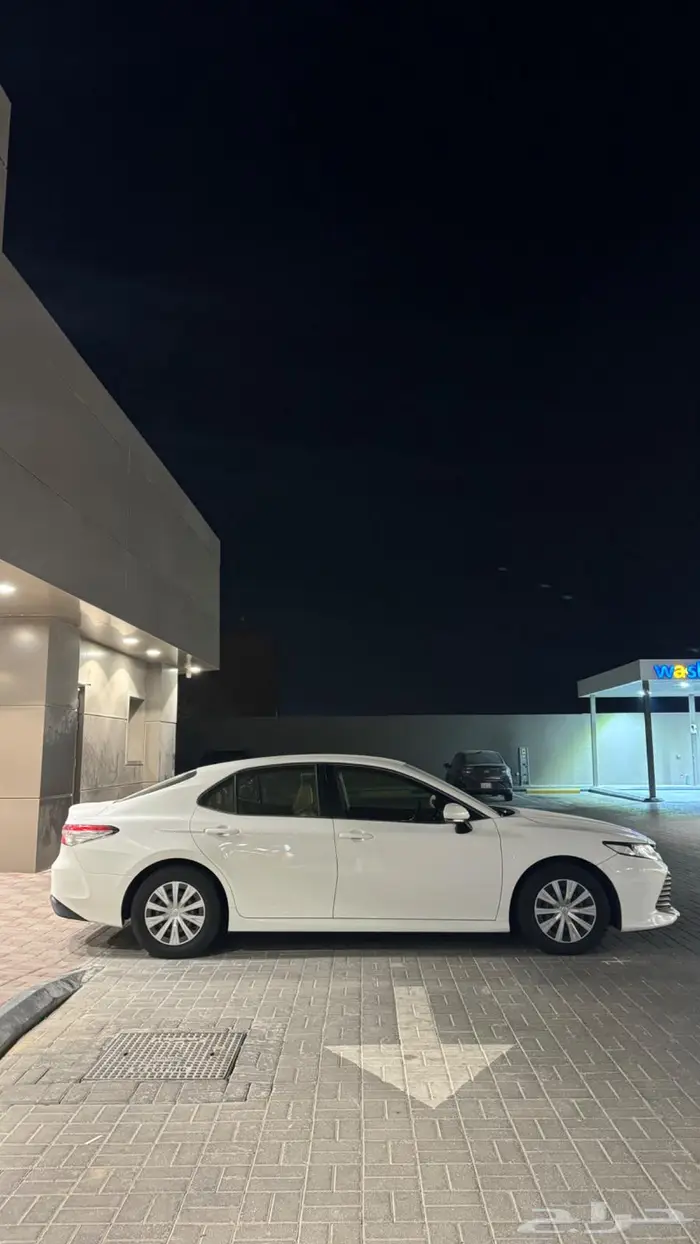 كامري 2020 LE خليجي ابيض وارد عمان 8