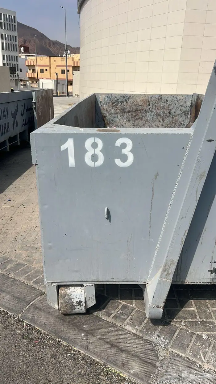 حاويات بلديه للايجار داخل ينبع والمدينه 20 يارده 1