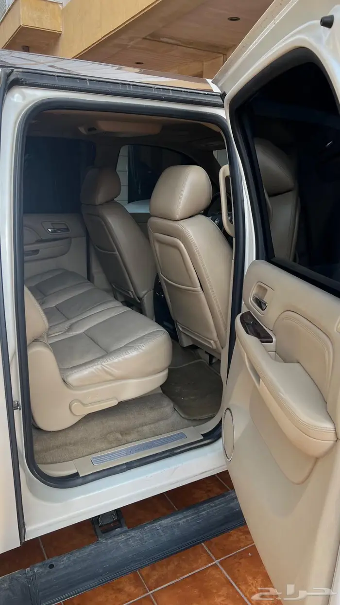 للبيع اسكاليد 2010 نظيف جدا 7