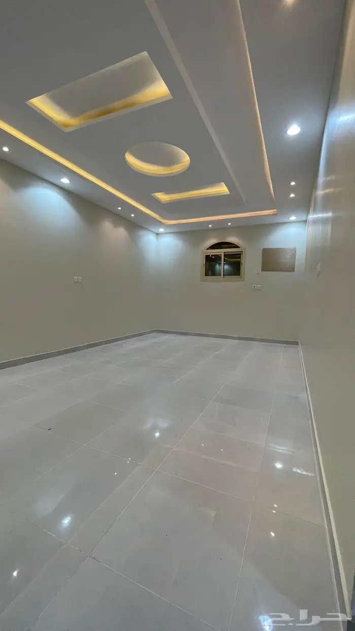 للبيع فيلا دورين مع شقه مسروقه جديده حي الخزامى 3