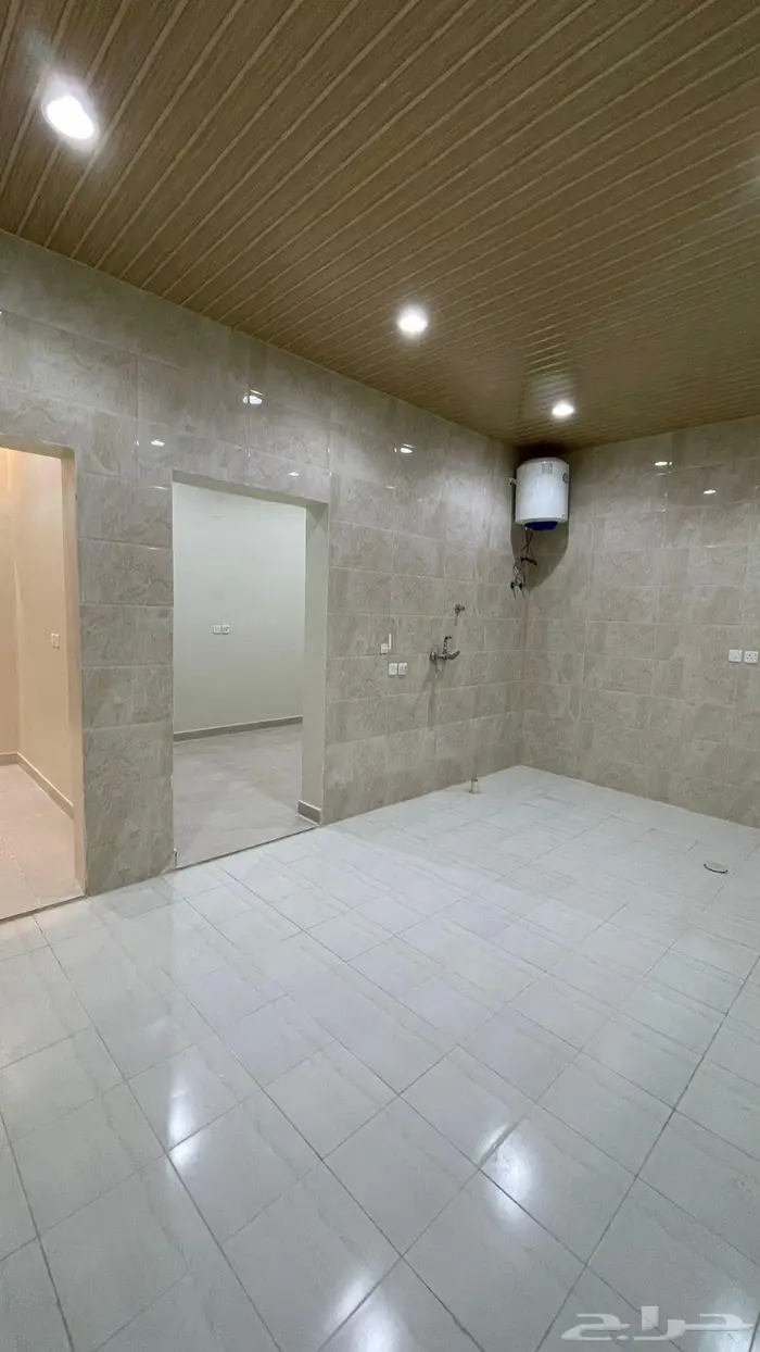 للبيع فيلا دورين مع شقه مسروقه جديده حي الخزامى 13