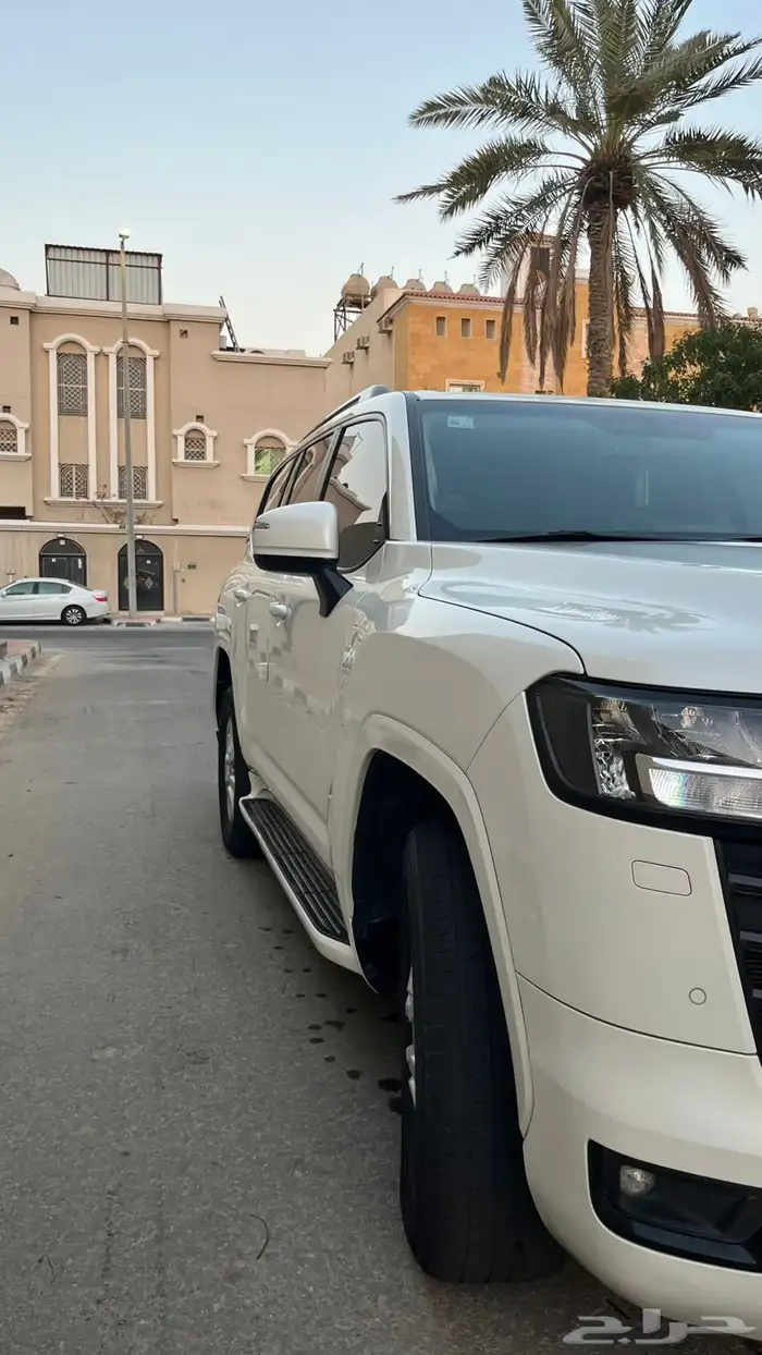 جيب لاند كروز رقم 2 GX.R 32